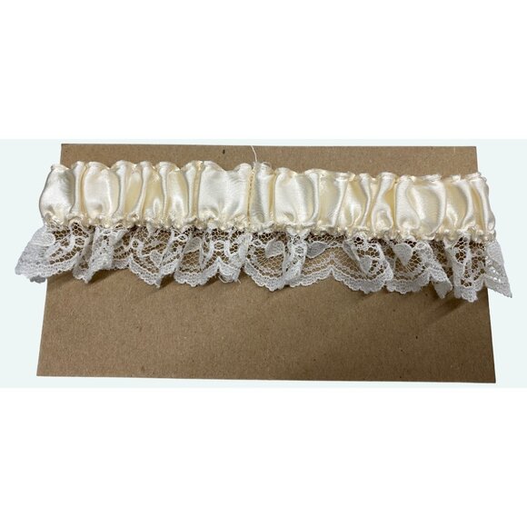 Jamie Lynn Bridal Feather & Lace Wedding Garter Set With Ribbon & Floral Accent - Picture 4 of 6